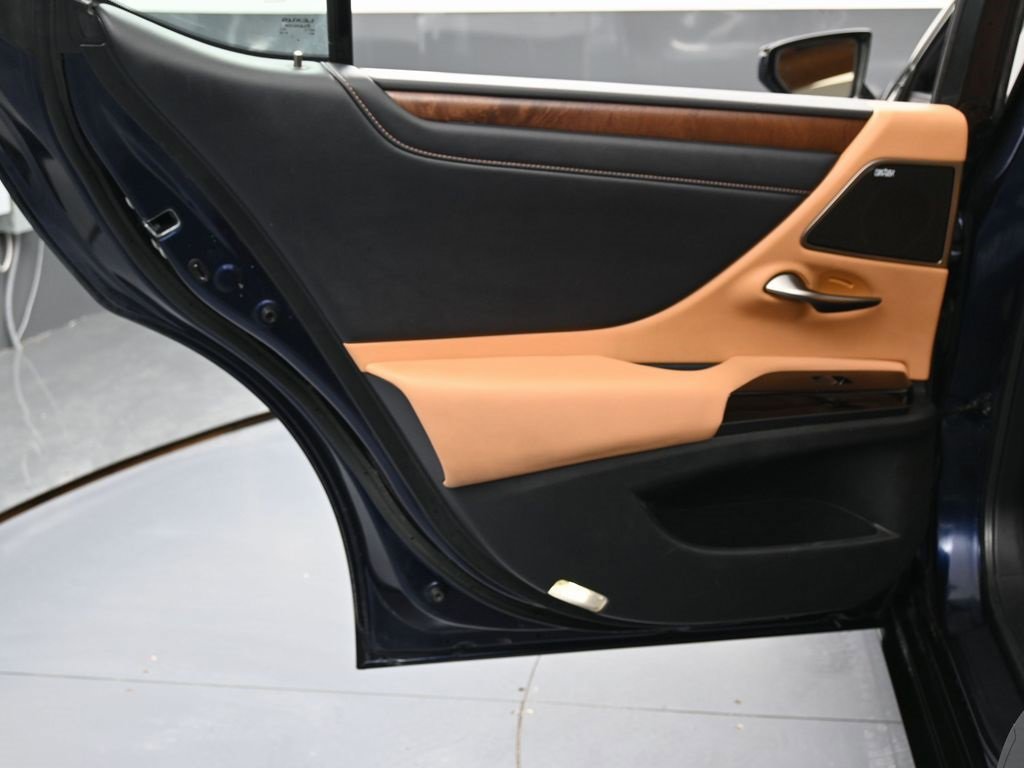 Used 2025 Lexus ES 350 w/ Premium Package image 37