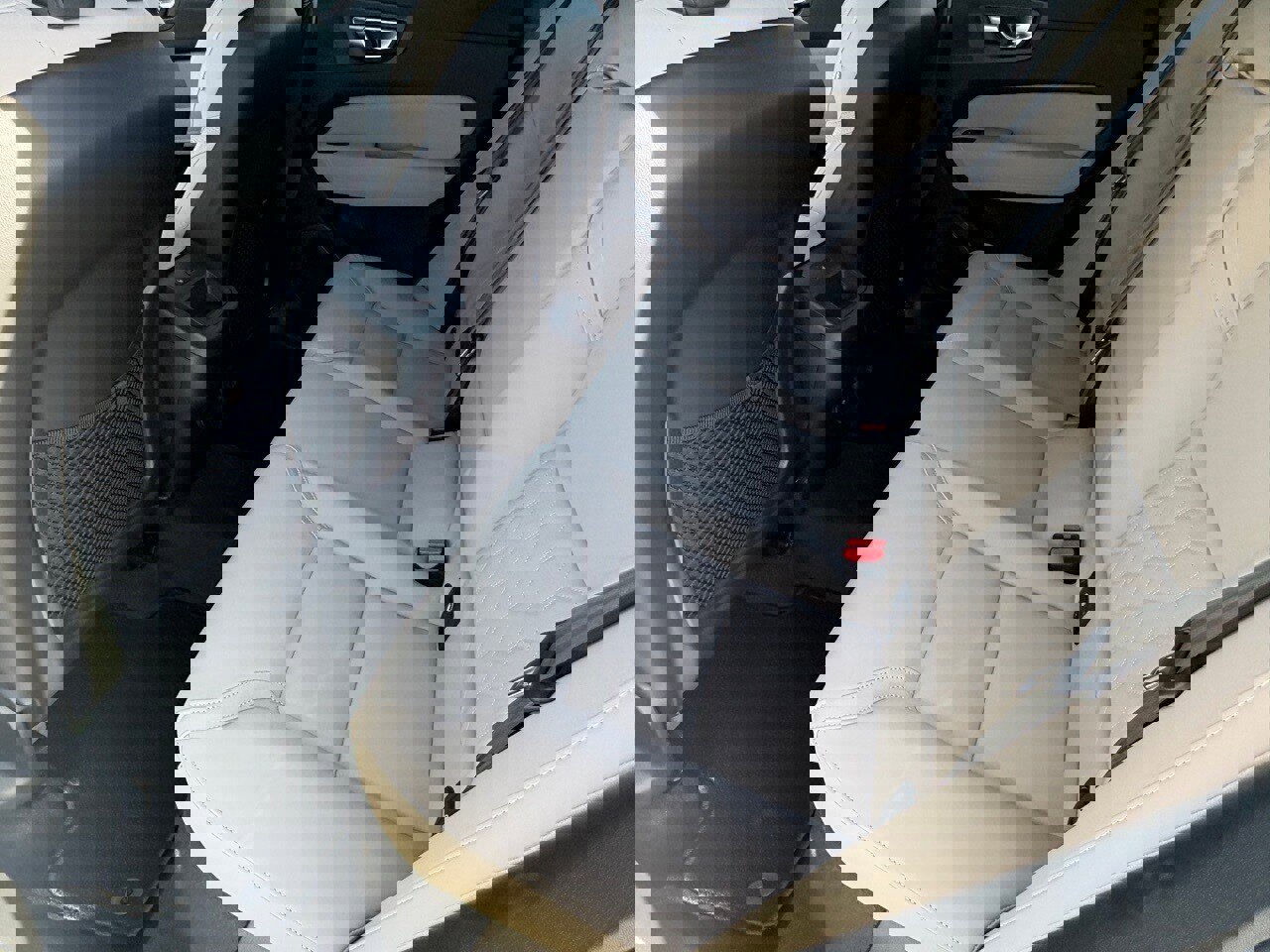 New 2026 Volvo XC60 B5 Plus w/ Protection Package Premier image 20