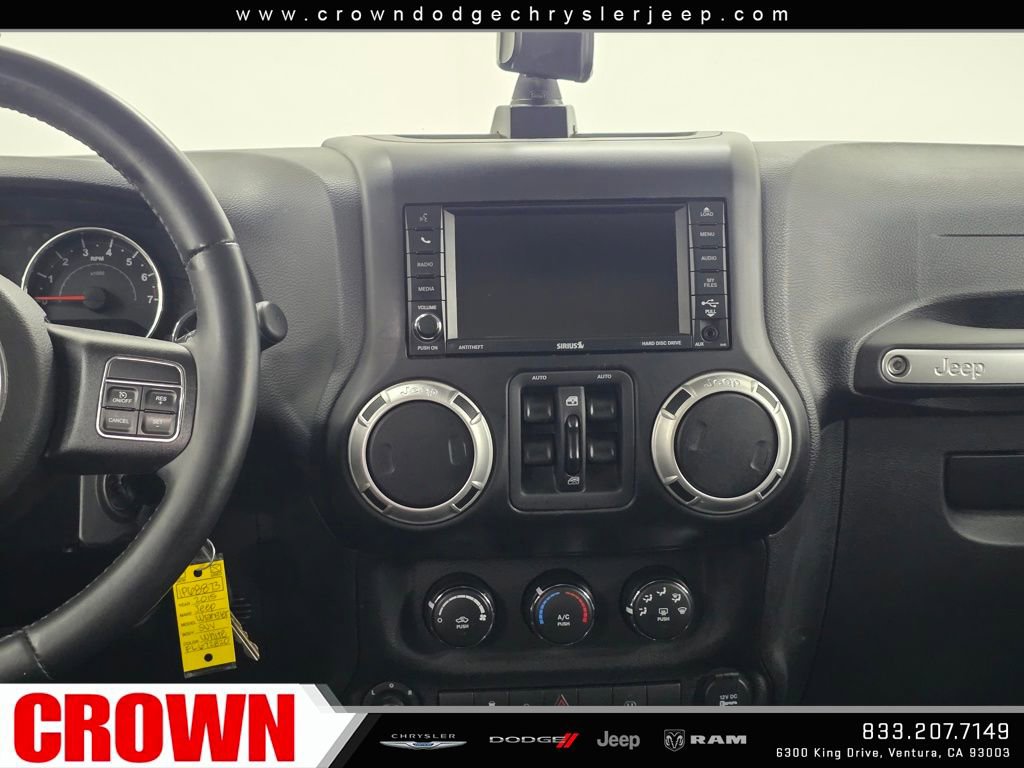 Used 2015 Jeep Wrangler Unlimited Sahara w/ Connectivity Group image 17