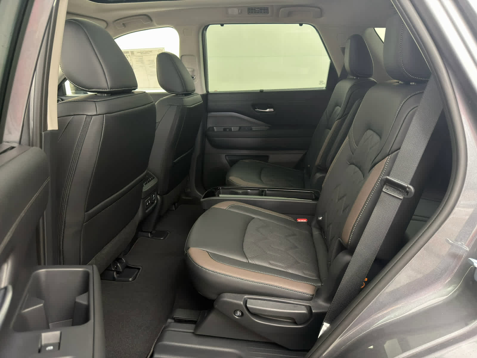 New 2026 Nissan Pathfinder Platinum image 16