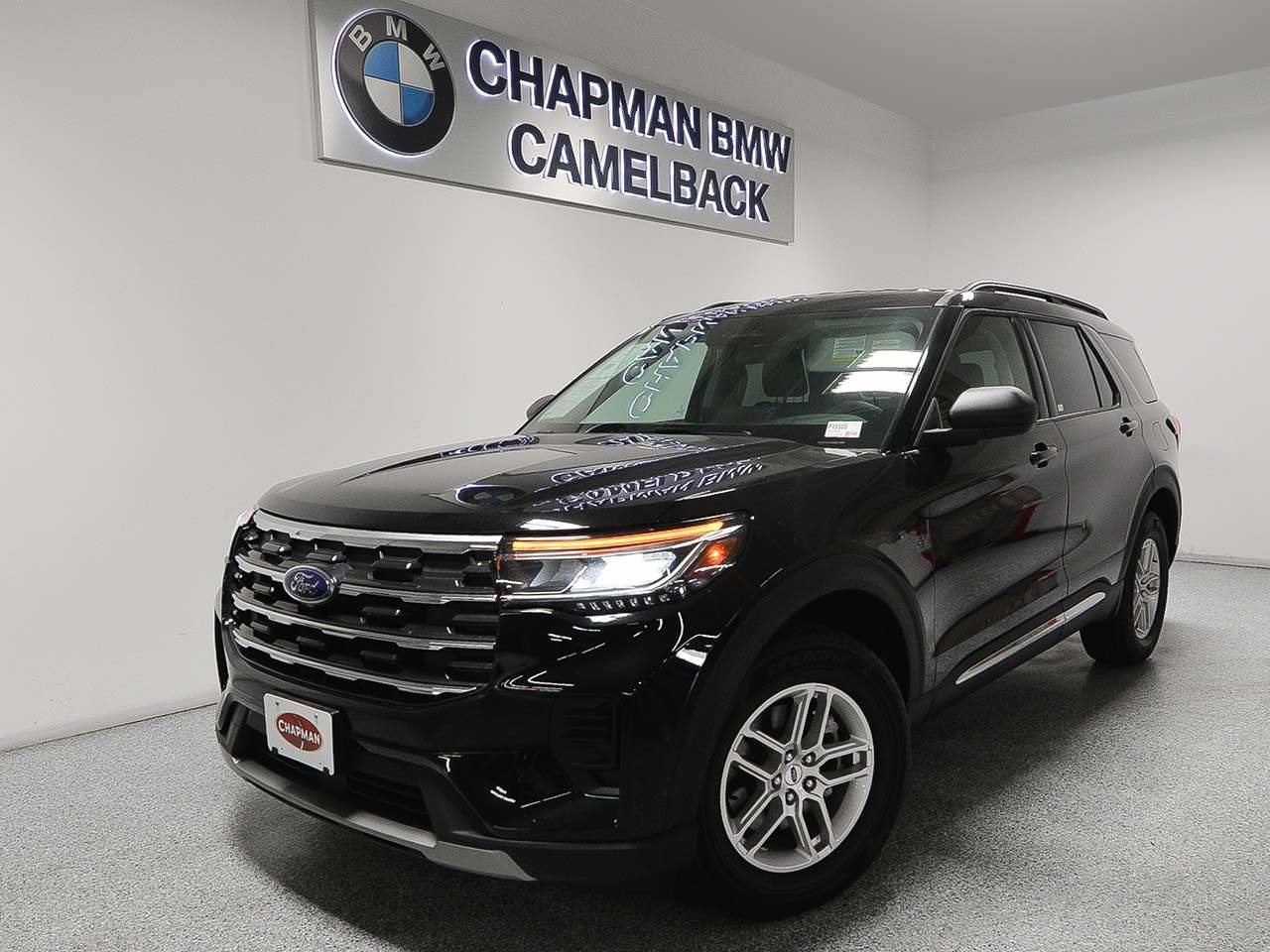 Used 2025 Ford Explorer Active image 1