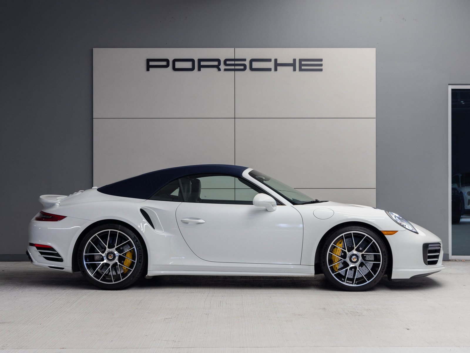 Used 2019 Porsche 911 Turbo S image 8