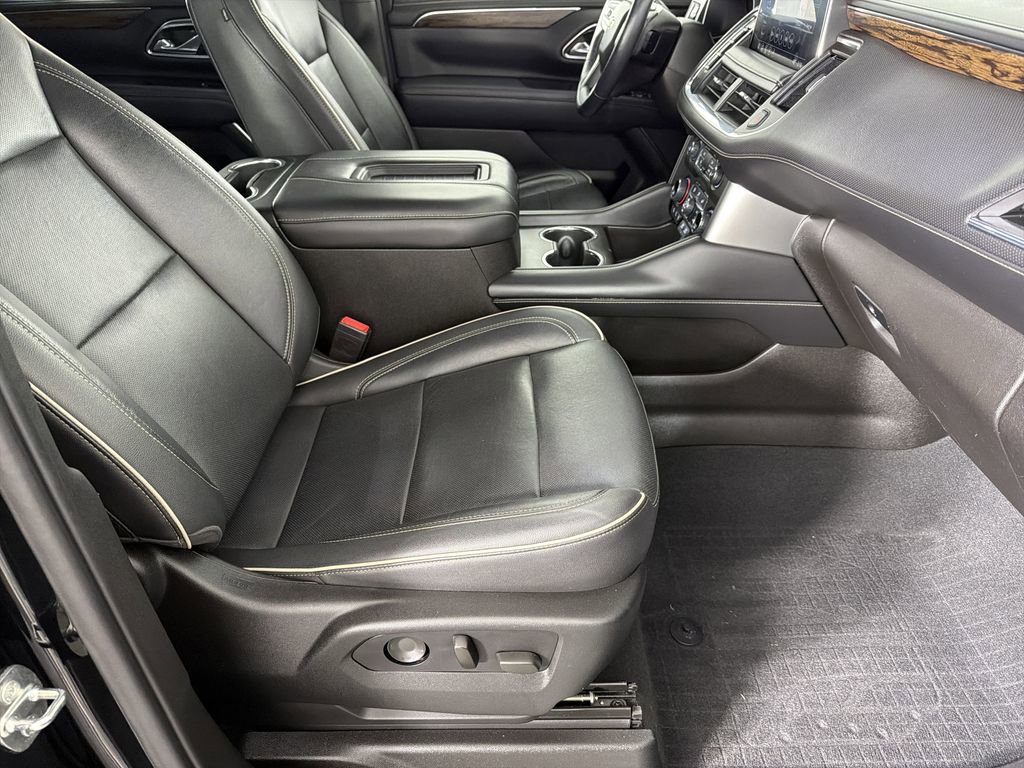 Used 2021 Chevrolet Tahoe Premier w/ Premium Package image 11