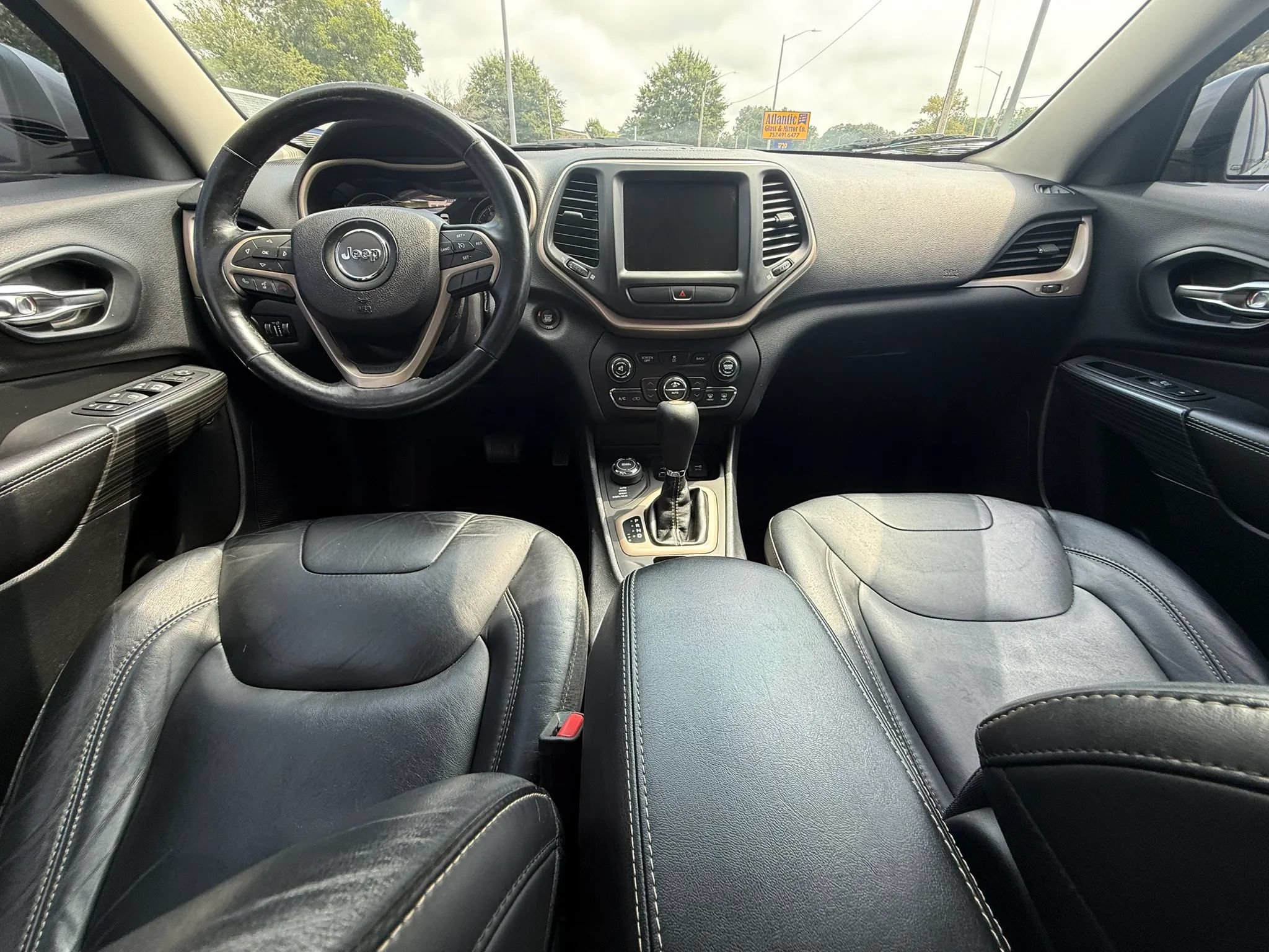 Used 2016 Jeep Cherokee Limited AWD/4WD image 14
