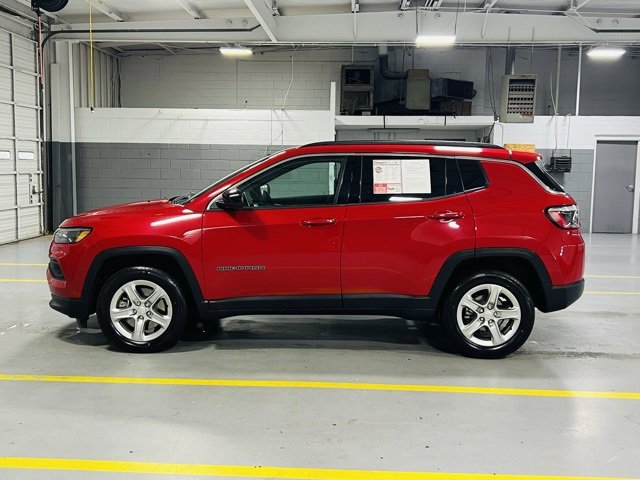Used 2024 Jeep Compass Latitude image 14