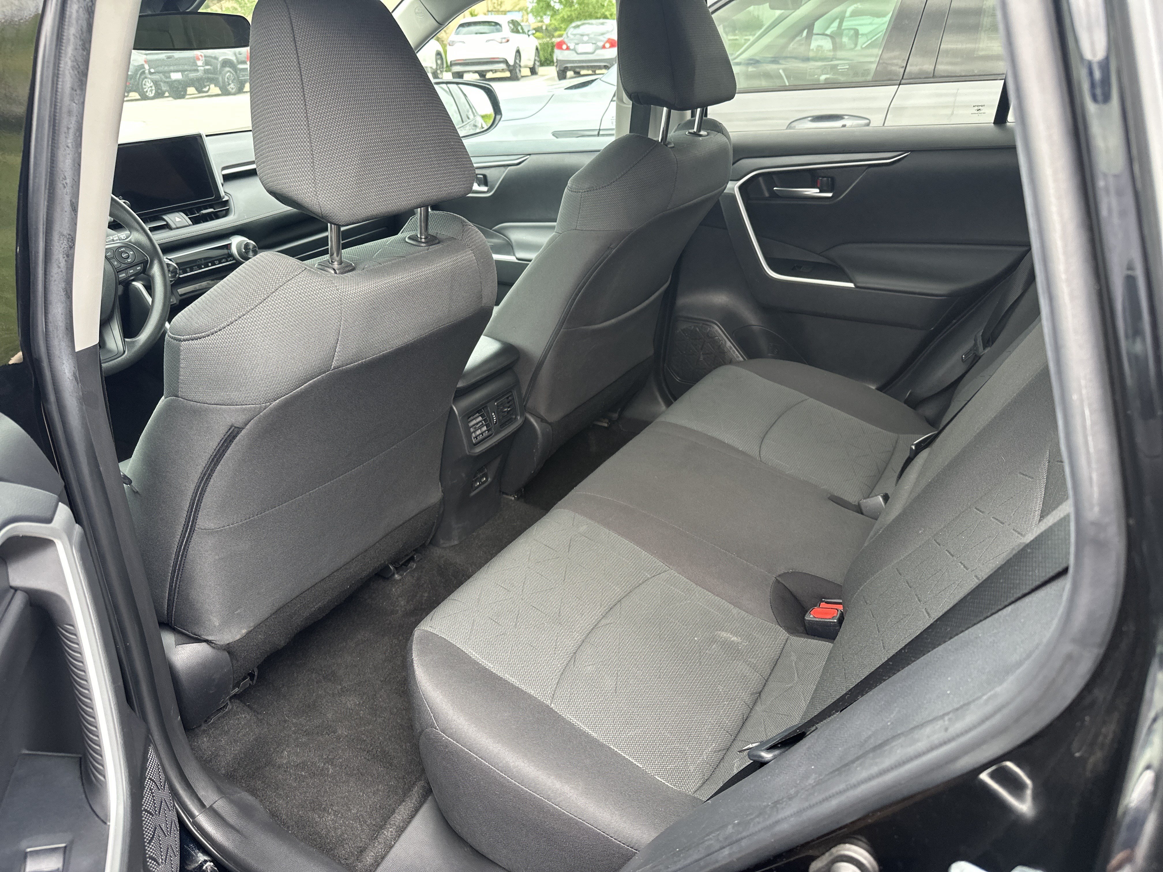 Used 2023 Toyota RAV4 XLE AWD/4WD image 28