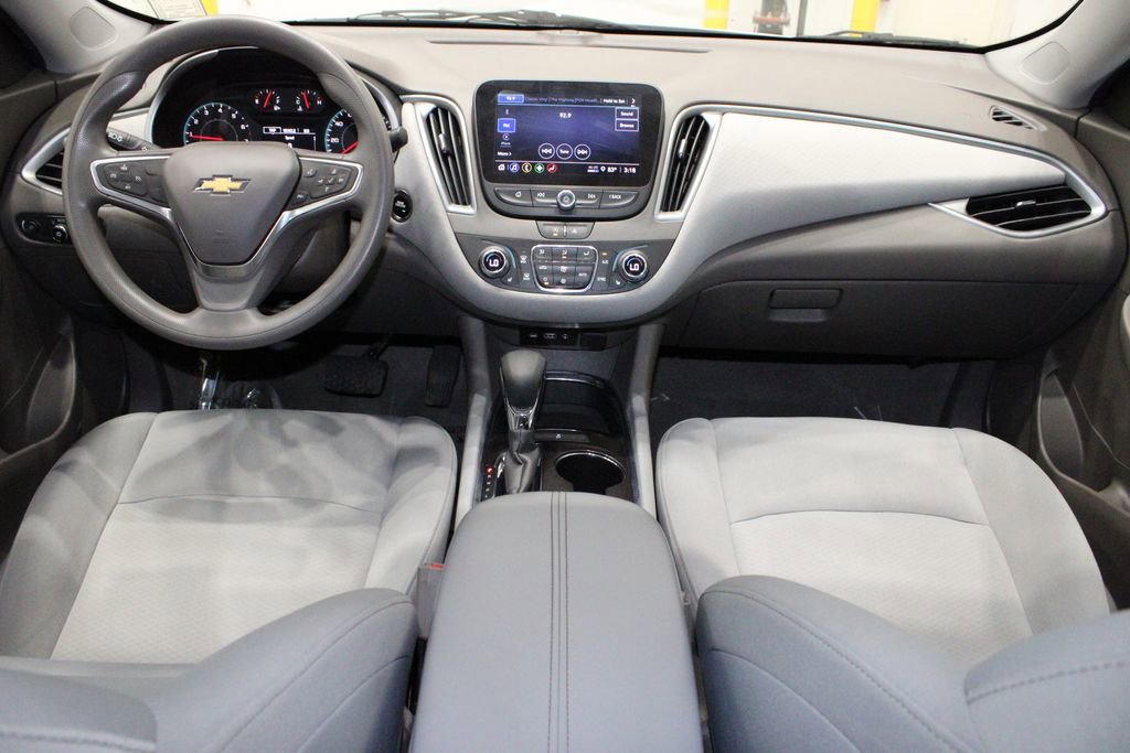 Used 2022 Chevrolet Malibu LT image 29