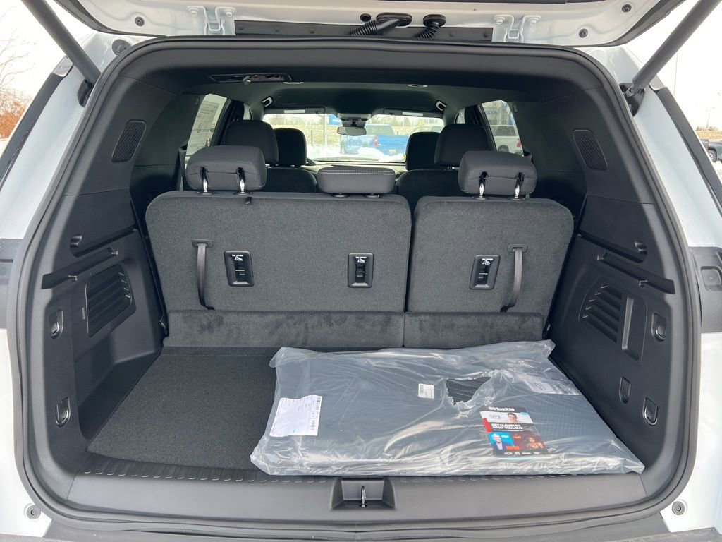 New 2026 Chevrolet Traverse LT image 6