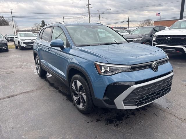 New 2026 Volkswagen Taos SE image 7