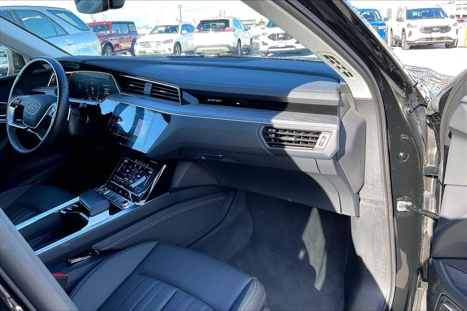 Used 2024 Audi Q8 e-tron Premium Plus w/ Premium Plus Package AWD/4WD image 23