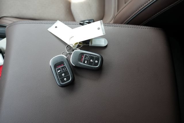 Used 2025 Honda Pilot Elite image 45