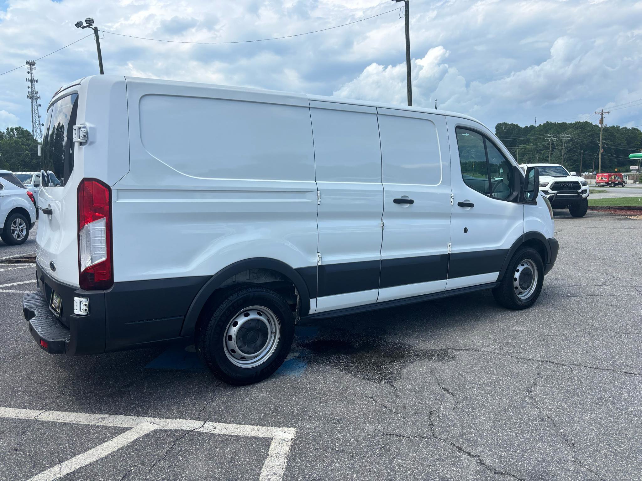 Used 2016 Ford Transit 150 130 Low Roof RWD image 18
