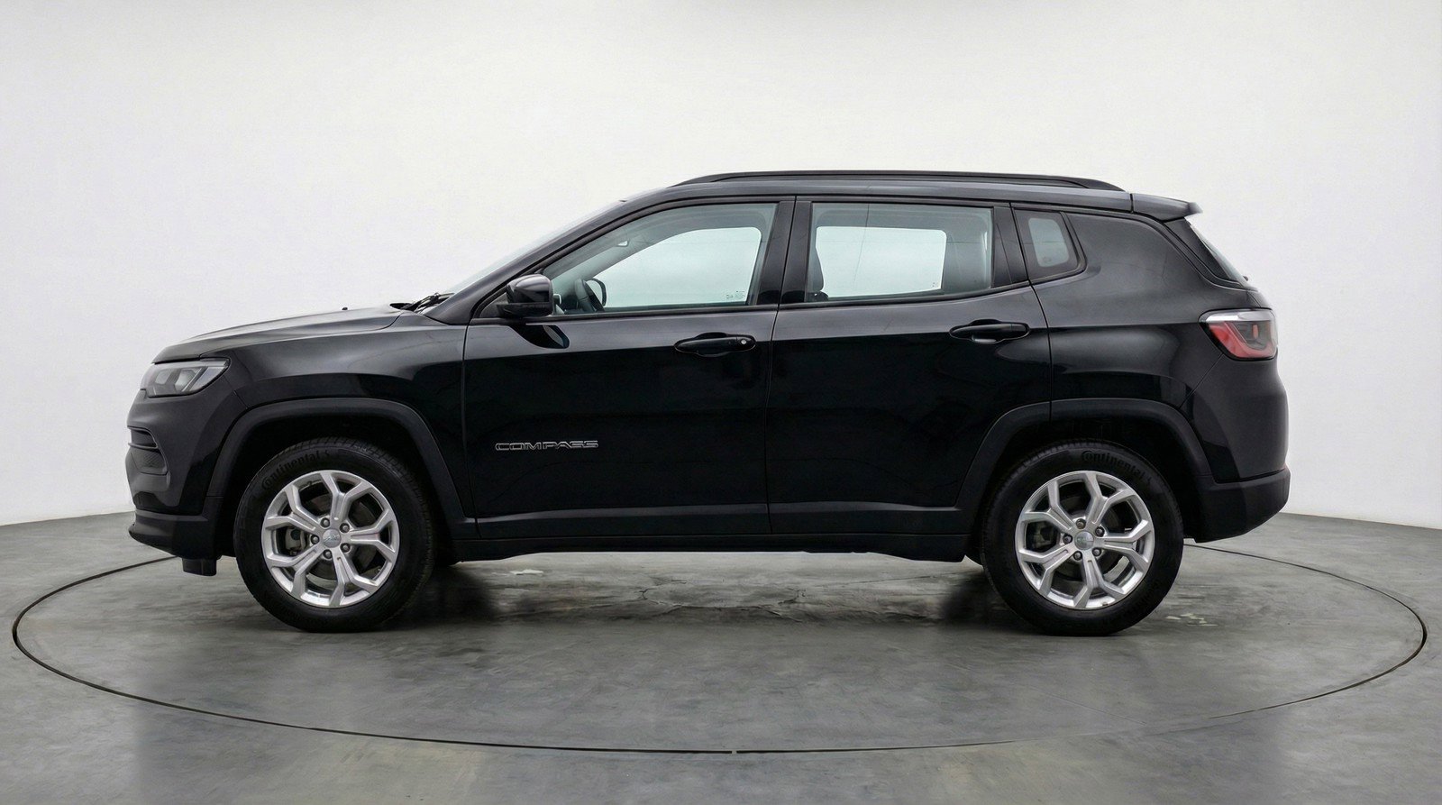 Used 2025 Jeep Compass Latitude image 5