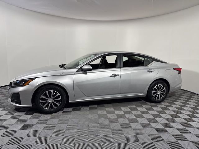 Used 2023 Nissan Altima 2.5 S image 3