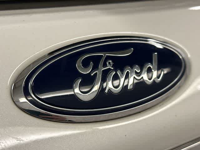 Used 2024 Ford Explorer XLT w/ Equipment Group 202A AWD/4WD image 17