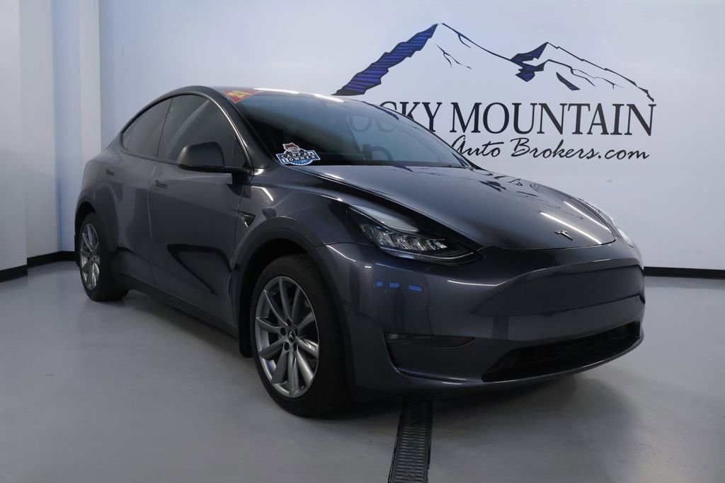 Used 2021 Tesla Model Y Long Range image 1