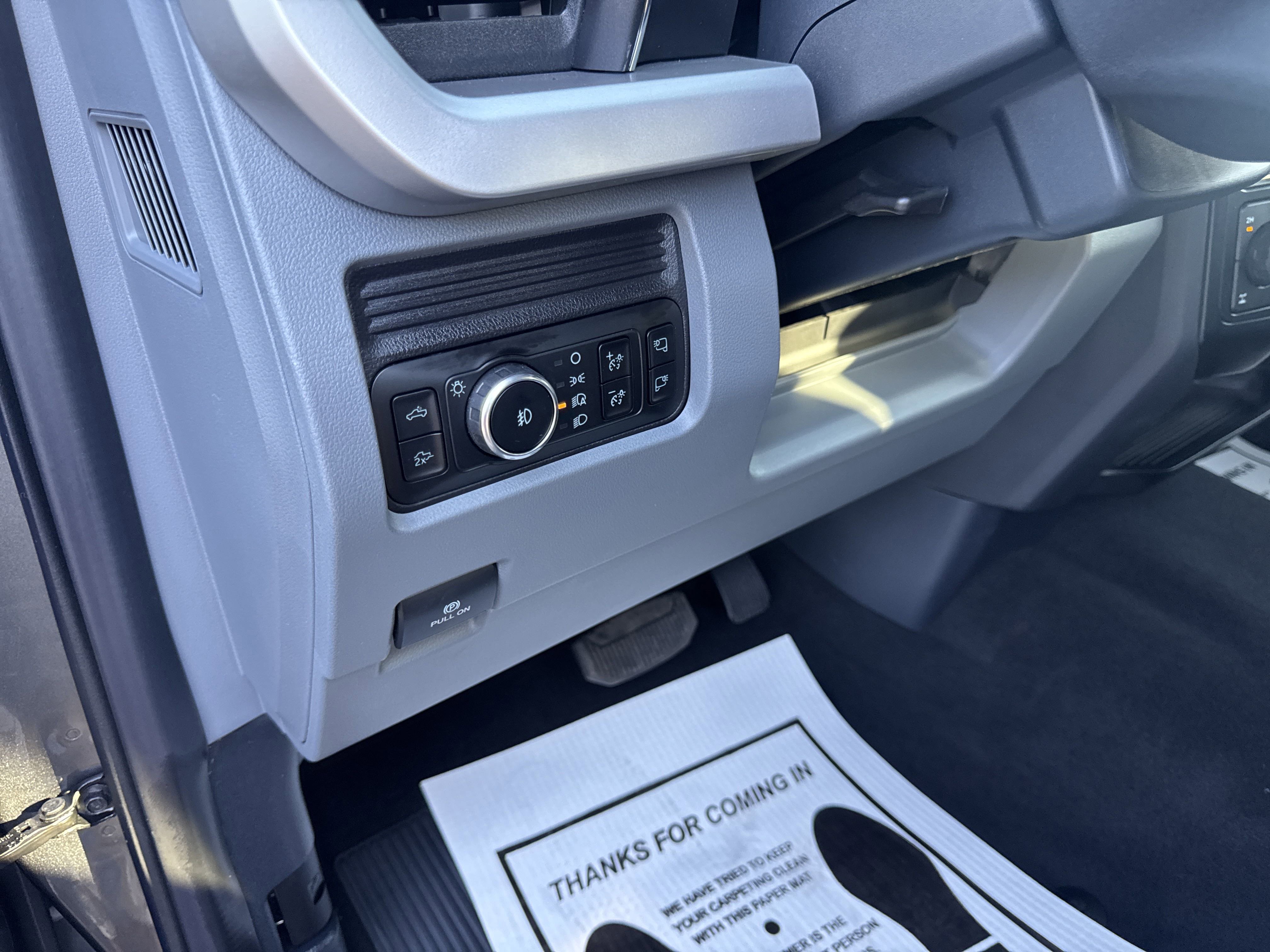 New 2025 Ford F350 XLT w/ Black Appearance Package image 19