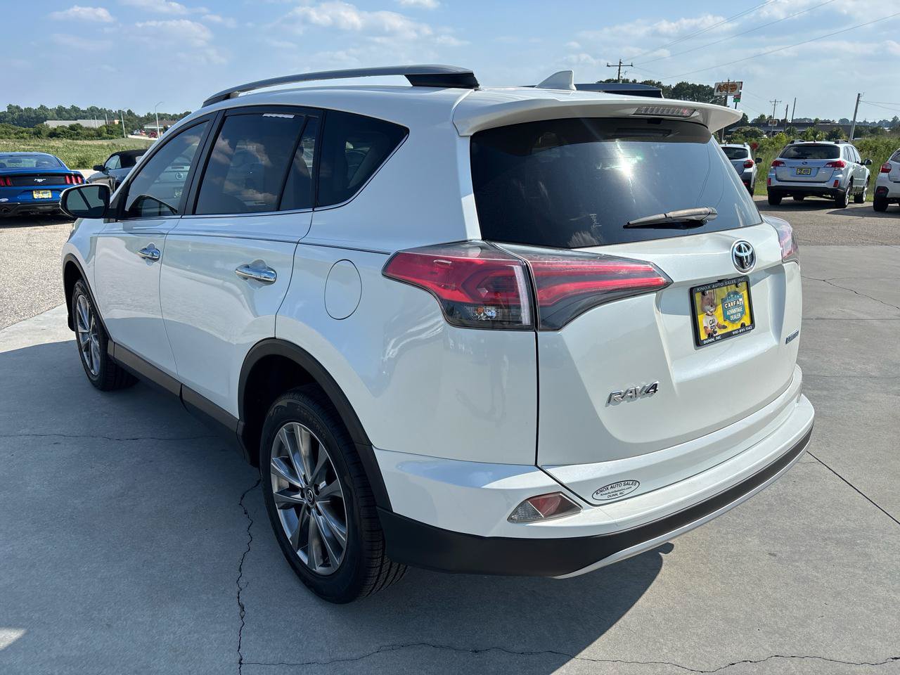 Used 2018 Toyota RAV4 Limited FWD image 6