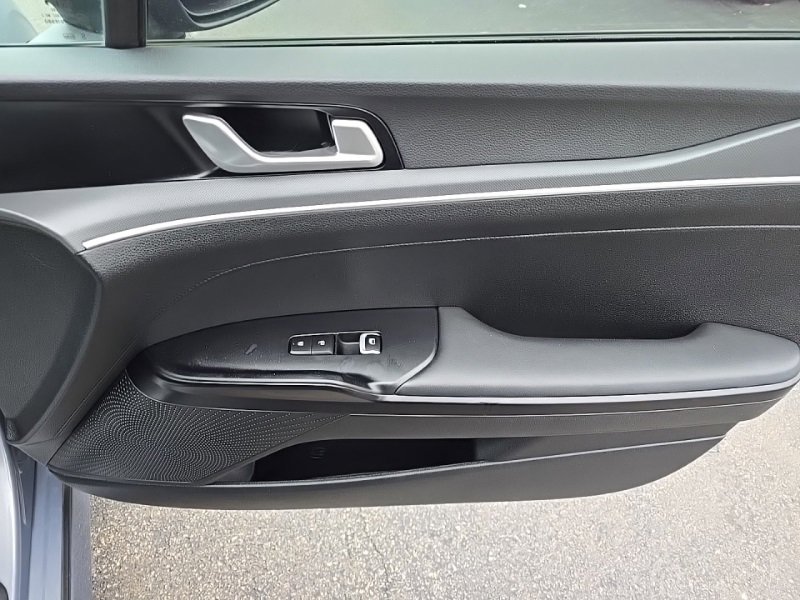 Used 2023 Kia K5 LXS image 29