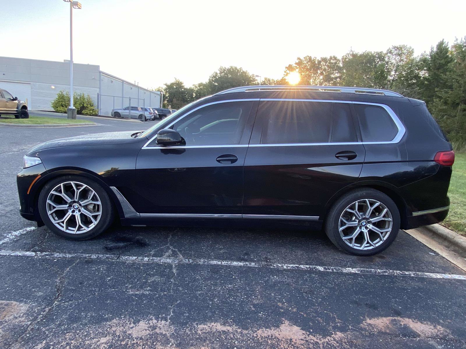 Used 2020 BMW X7 xDrive40i w/ Premium Package AWD/4WD image 5