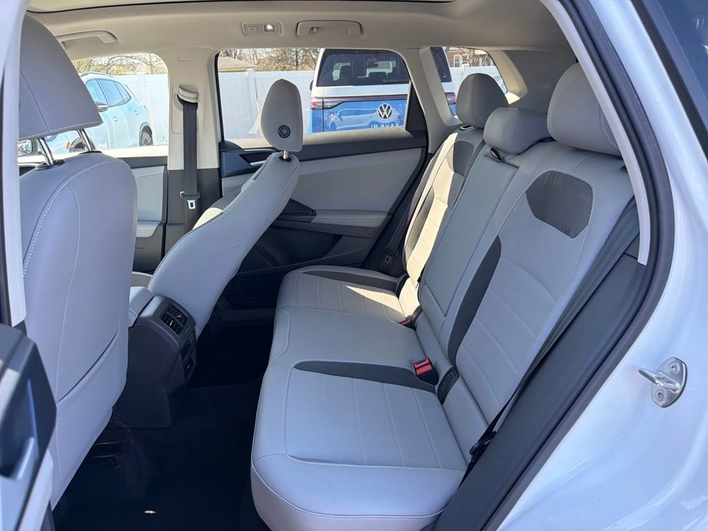 Used 2024 Volkswagen Taos SE image 22
