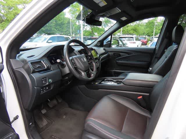 Certified 2024 Honda Passport Black Edition image 2