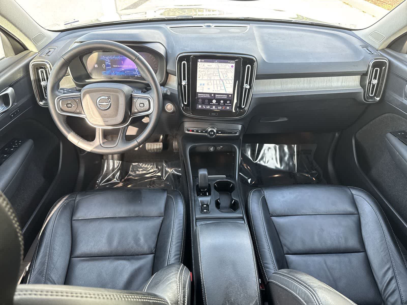 Used 2023 Volvo XC40 B4 Core w/ Convenience Package FWD image 22