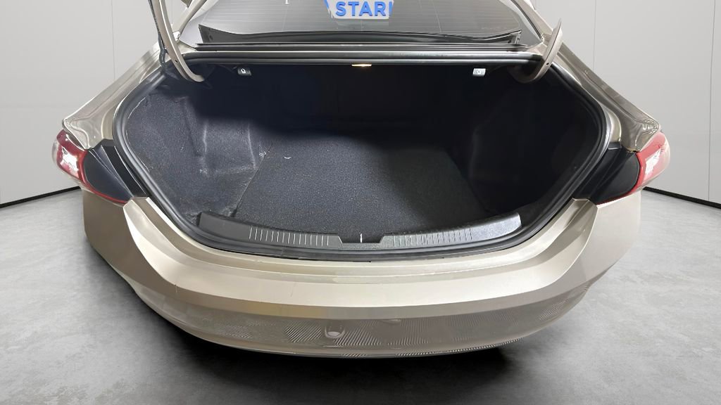 Used 2022 Chevrolet Malibu LT FWD image 26