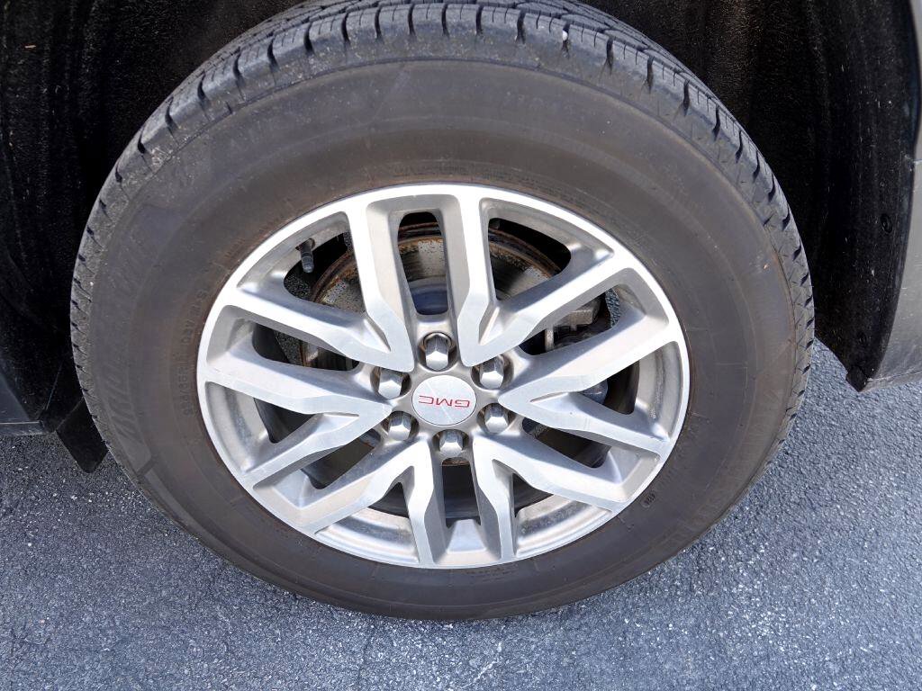 Used 2019 GMC Acadia SLE image 17