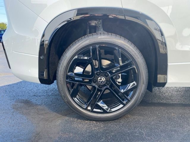 New 2025 Volkswagen Tiguan SE R-Line image 20