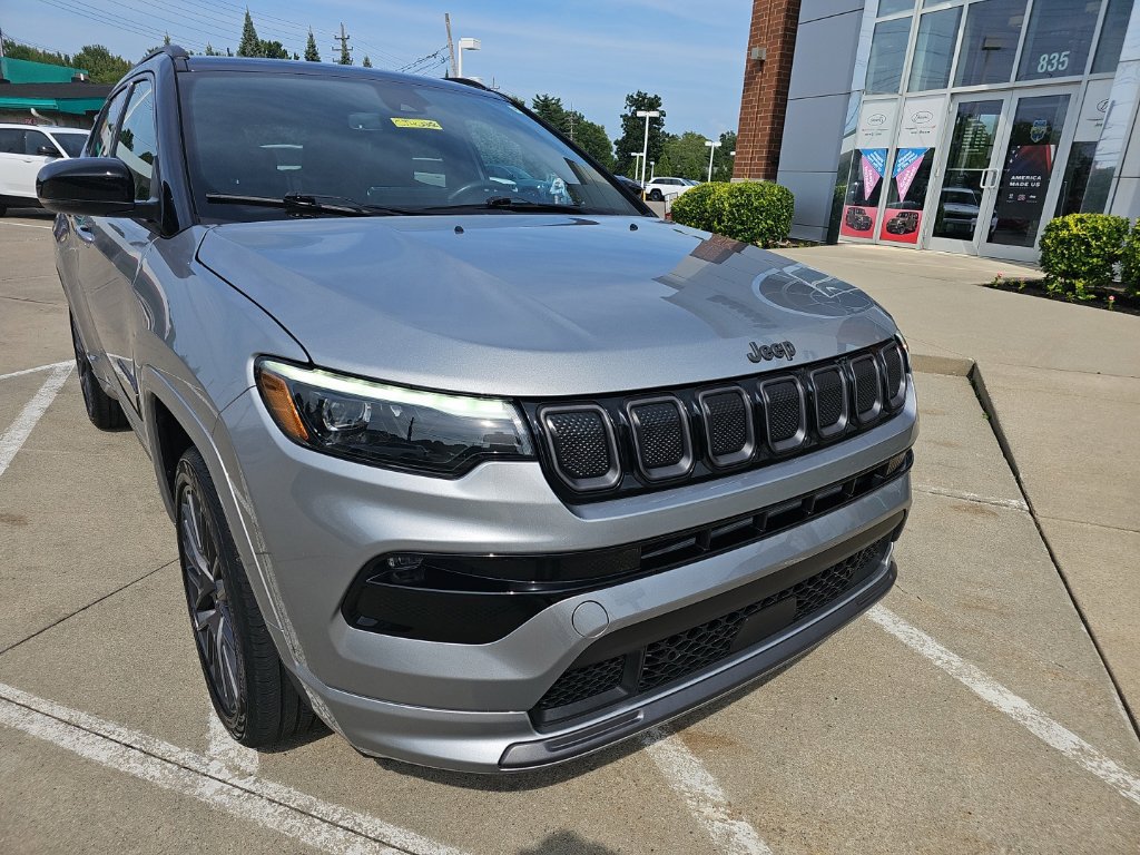 Certified 2022 Jeep Compass High Altitude AWD/4WD image 3