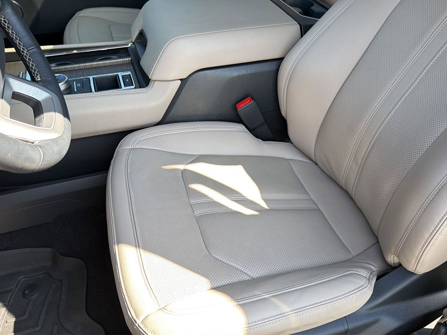 Used 2024 Ford Expedition Limited RWD image 32