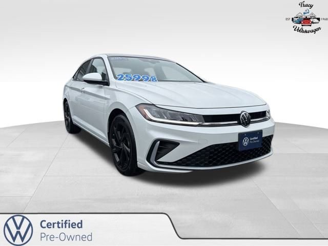Certified 2025 Volkswagen Jetta SE w/ Sunroof Package image 1