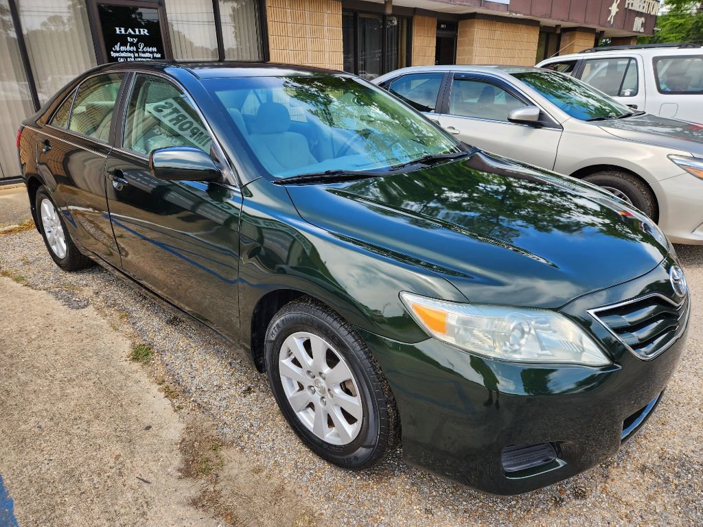 Used 2011 Toyota Camry LE w/ LE Extra-Value Pkg FWD image 2