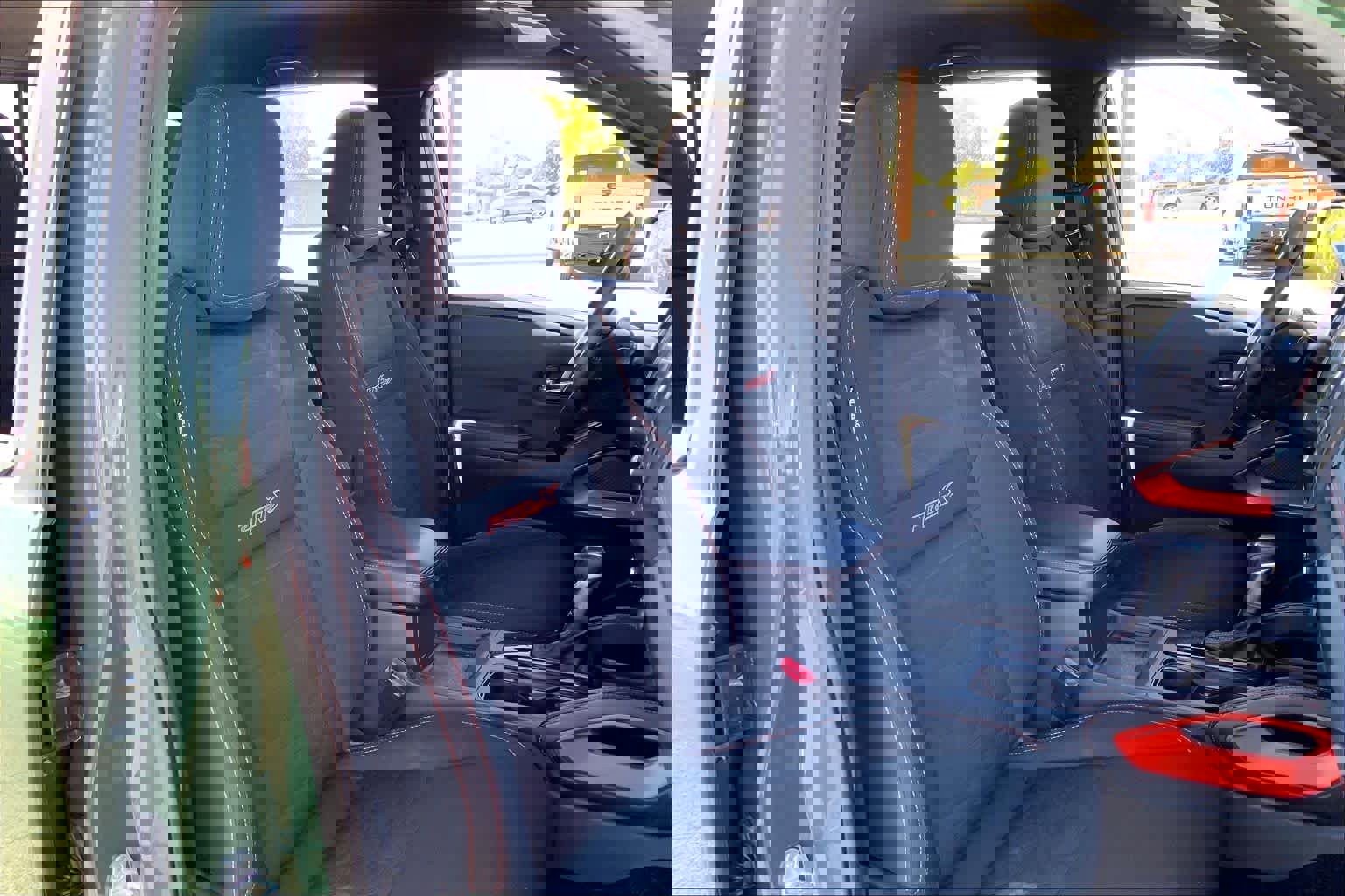 Used 2022 Nissan Frontier Pro-X w/ Technology Package RWD image 9