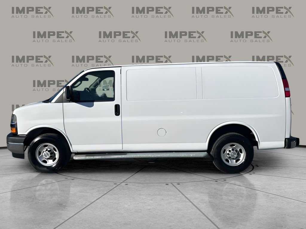 Used 2024 Chevrolet Express 2500 w/ Driver Convenience Package RWD image 2