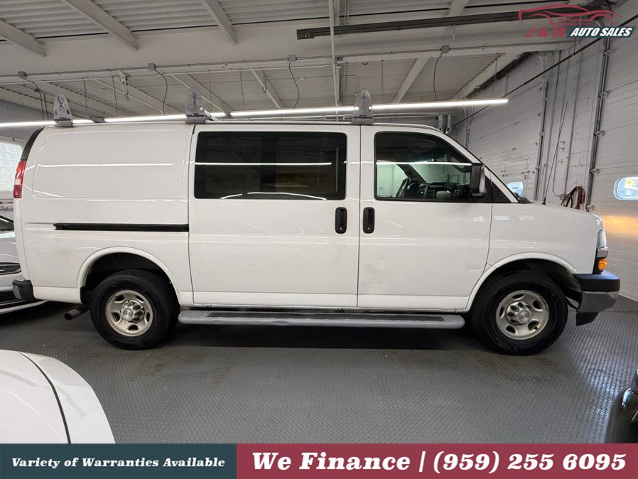 Used 2018 Chevrolet Express 2500 w/ Driver Convenience Package RWD image 6