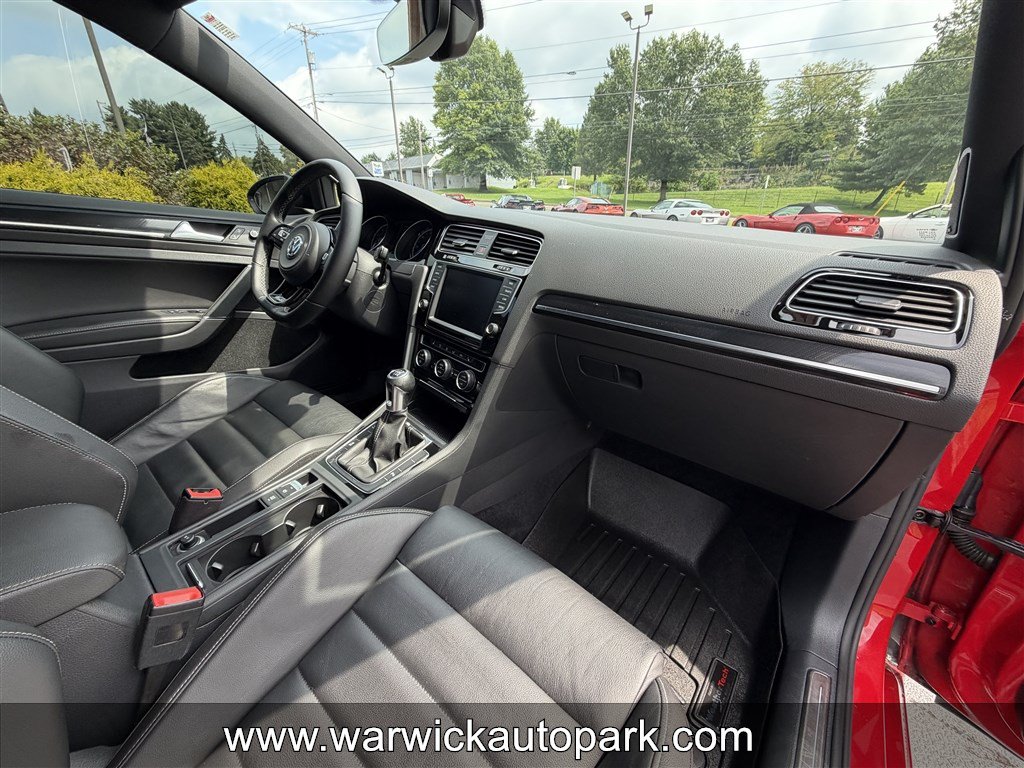 Used 2017 Volkswagen Golf R 4-Door AWD/4WD image 17