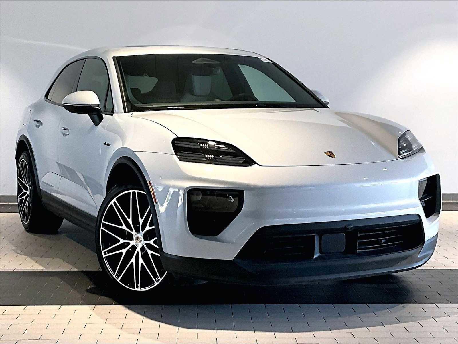 New 2024 Porsche Macan 4 Electric image 9