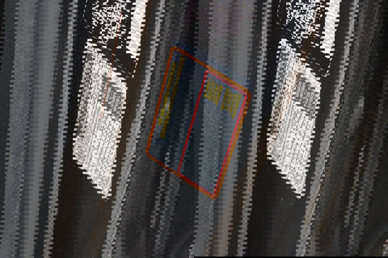 Used 2023 Kia Sorento LX image 31