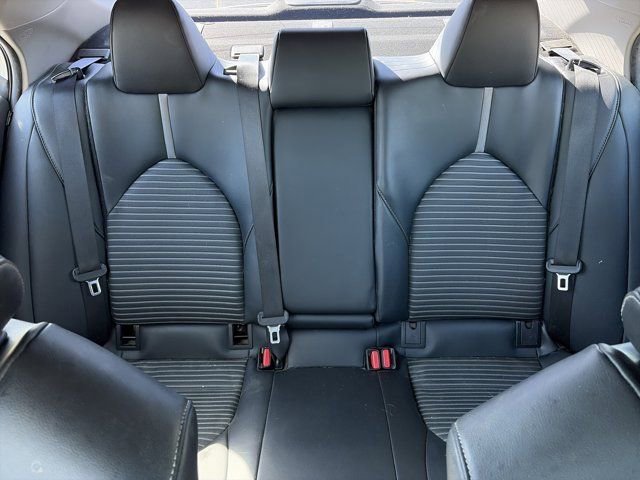 Used 2020 Toyota Camry SE image 20