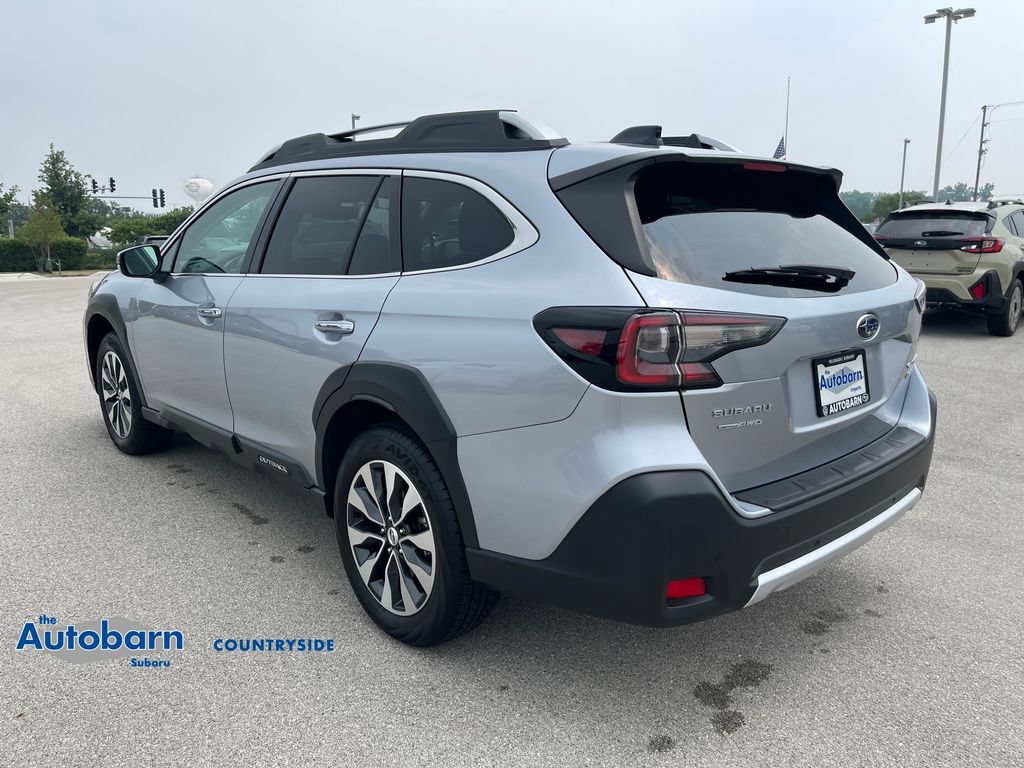 Used 2024 Subaru Outback Touring AWD/4WD image 3