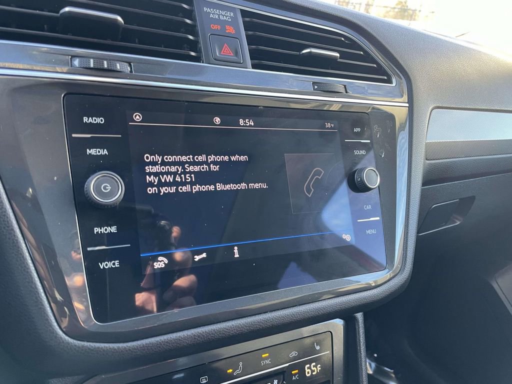 Used 2022 Volkswagen Tiguan SE image 41