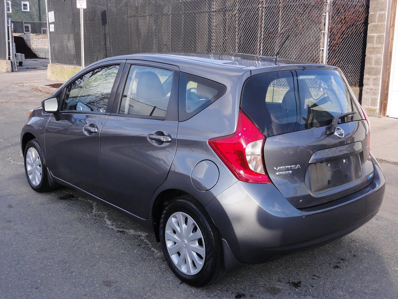 Used 2016 Nissan Versa Note SV image 4
