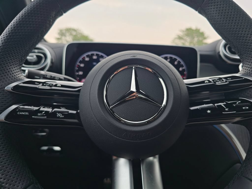 Used 2026 Mercedes-Benz GLC 300 4MATIC image 30
