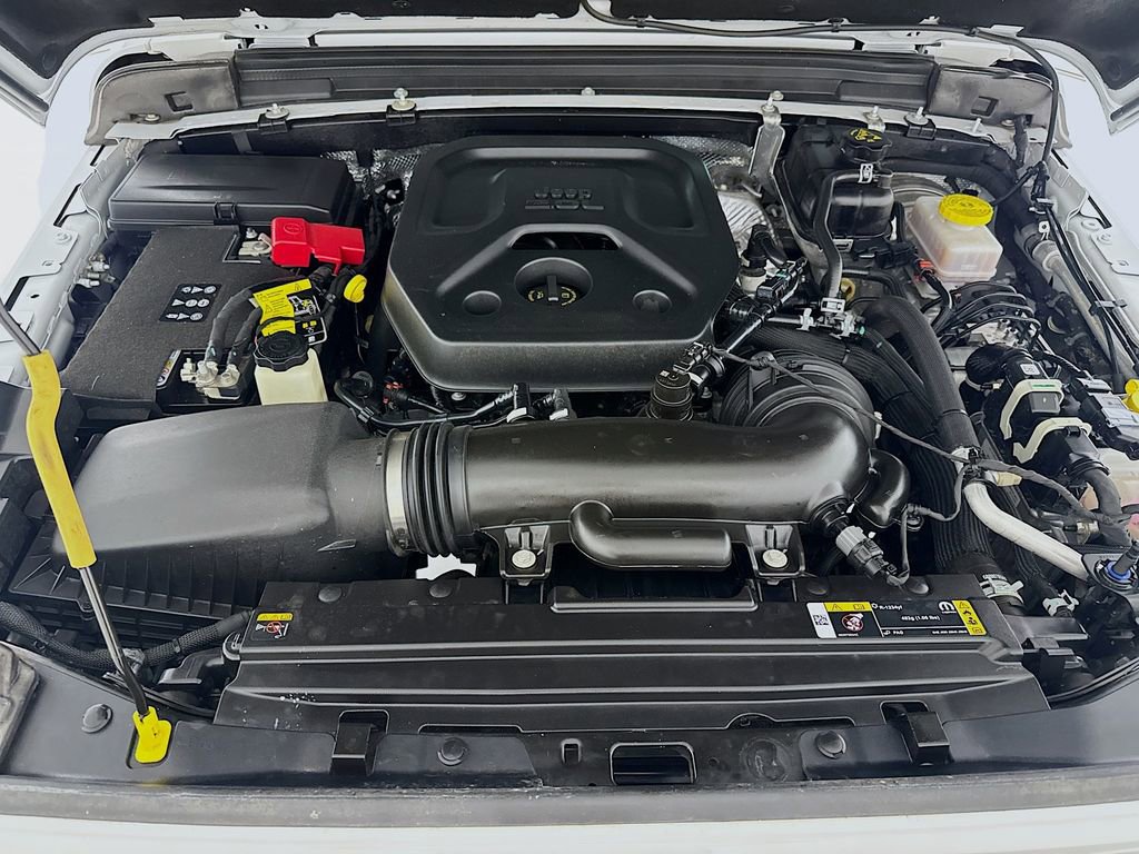 Used 2025 Jeep Wrangler Sahara image 27