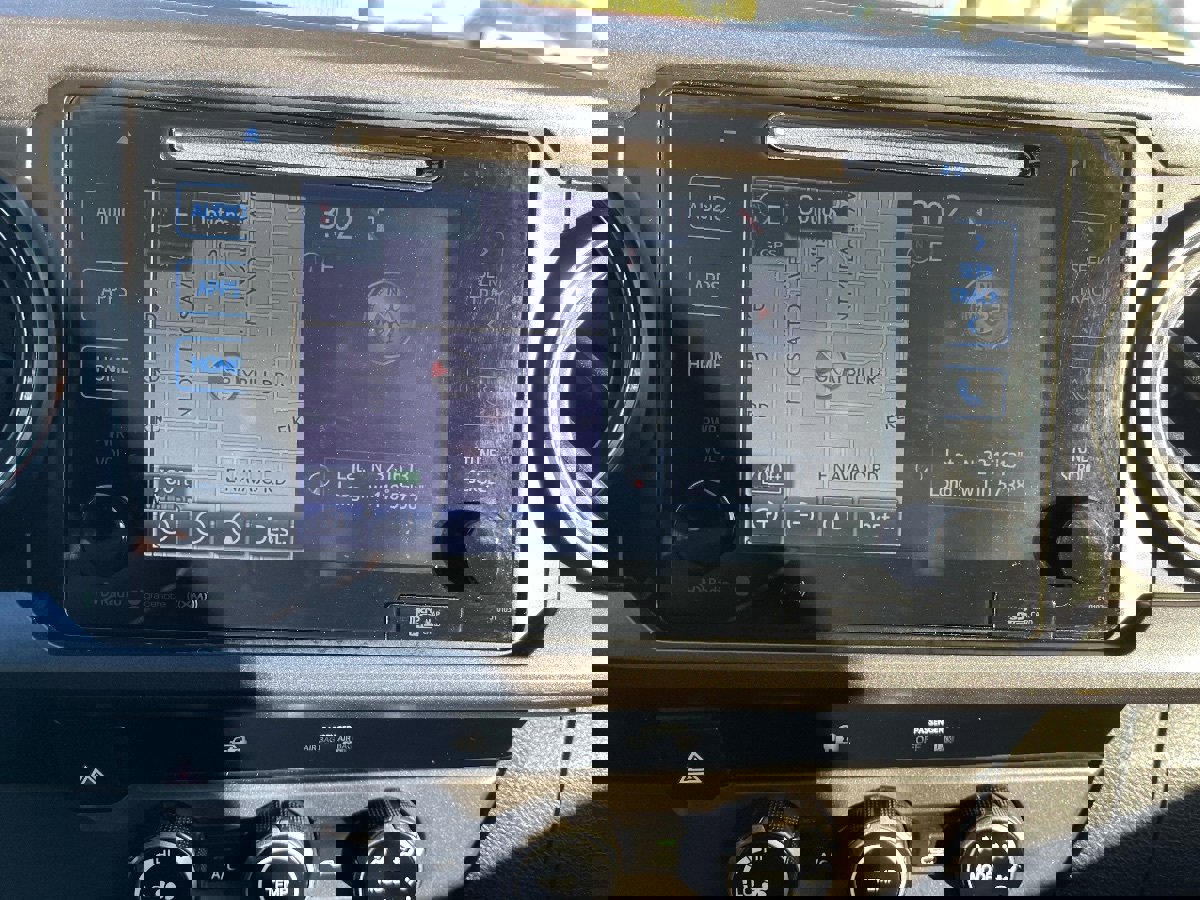 Used 2016 Toyota Tacoma TRD Sport image 15