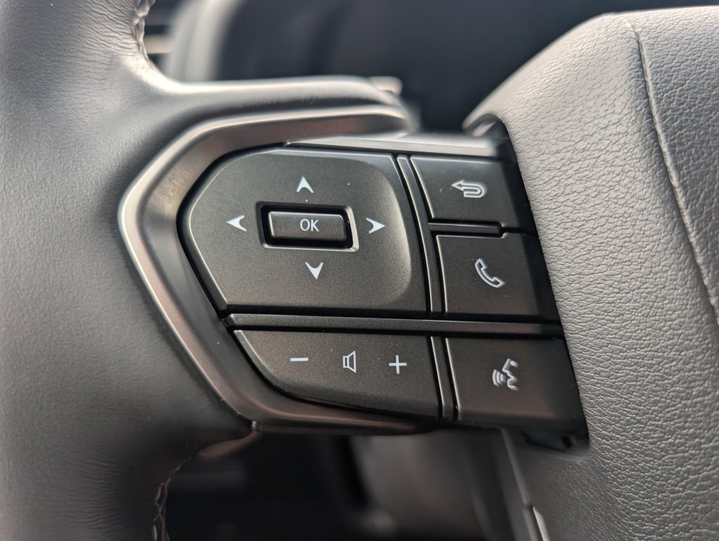 Used 2025 Lexus LX 700h Overtrail AWD/4WD image 18