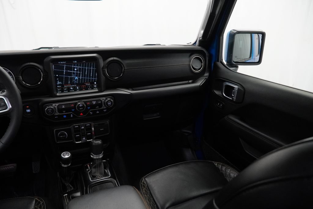 Used 2023 Jeep Wrangler Unlimited Sahara AWD/4WD image 28