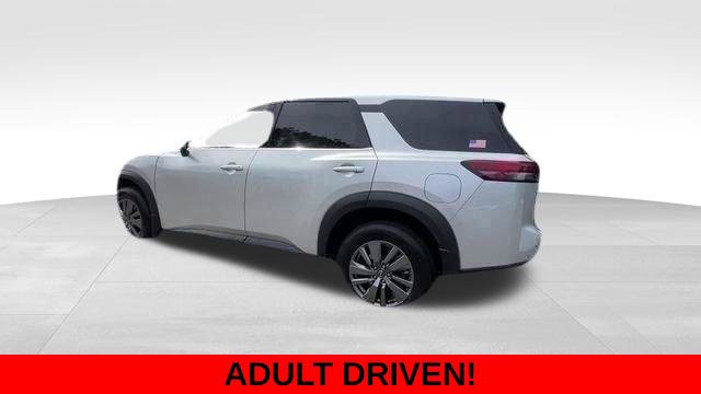 Used 2025 Nissan Pathfinder S AWD/4WD image 3
